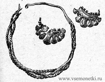 Серебряные шейная гривна и височные кольца из Московского Кремля. XII век